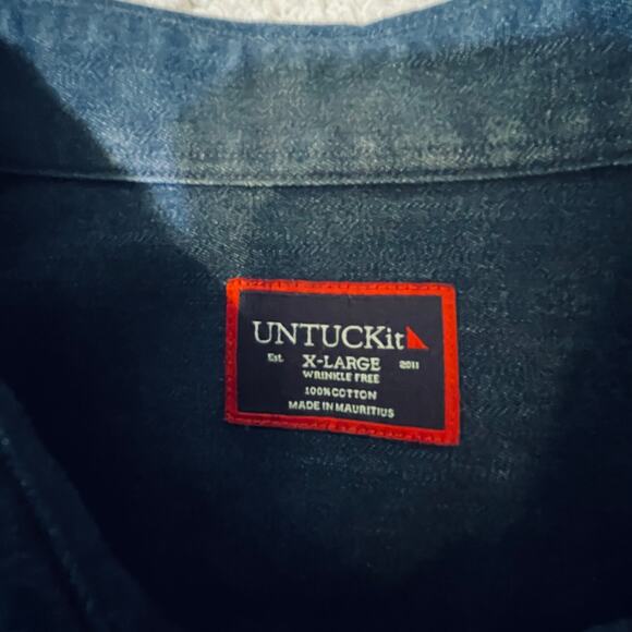 UNTUCKit Size XL Button-Up Denim Blue Wrinkle-Free Cinzano Shirt - Picture 5 of 11
